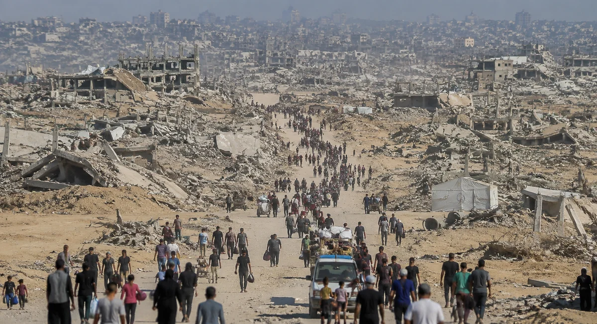 Palestinians leave Gaza amid widespread destruction